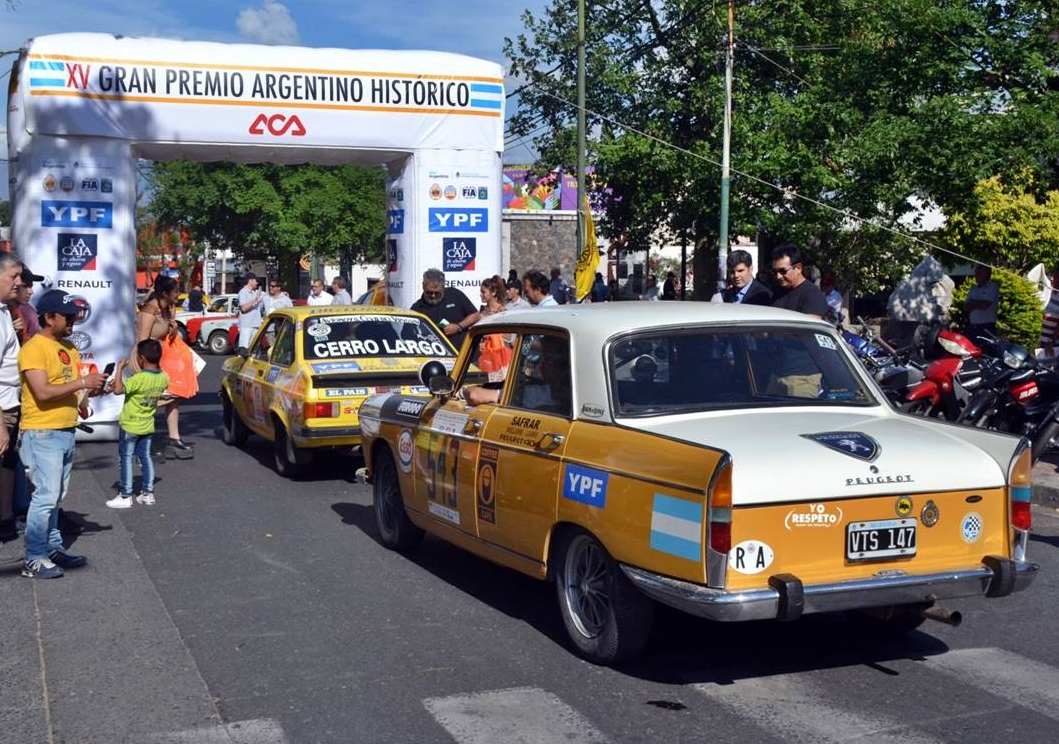 Tras recorrer los 879 kilómetros, desde CABA llegando en esta etapa a Santa Rosa, La Pampa, lideran el clasificador general de la Clase C con un Fiat 128 Mariano Ramos Cortes e Ignacio Cortes Maccarini