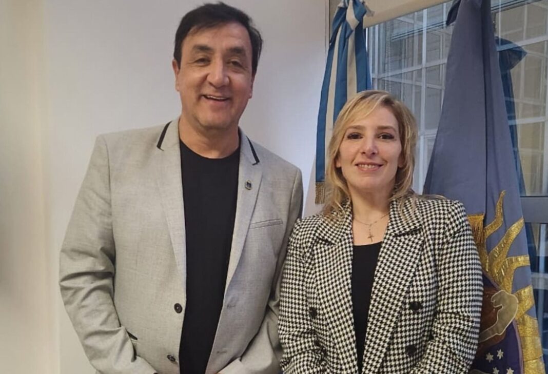 El intendente riogalleguense Pablo Grasso y la diputada Moira Lanesan buscan reconocer el rol estratégico de la capital santacruceña como puerta de entrada y centro logístico de la emblemática Ruta Nacional N° 40